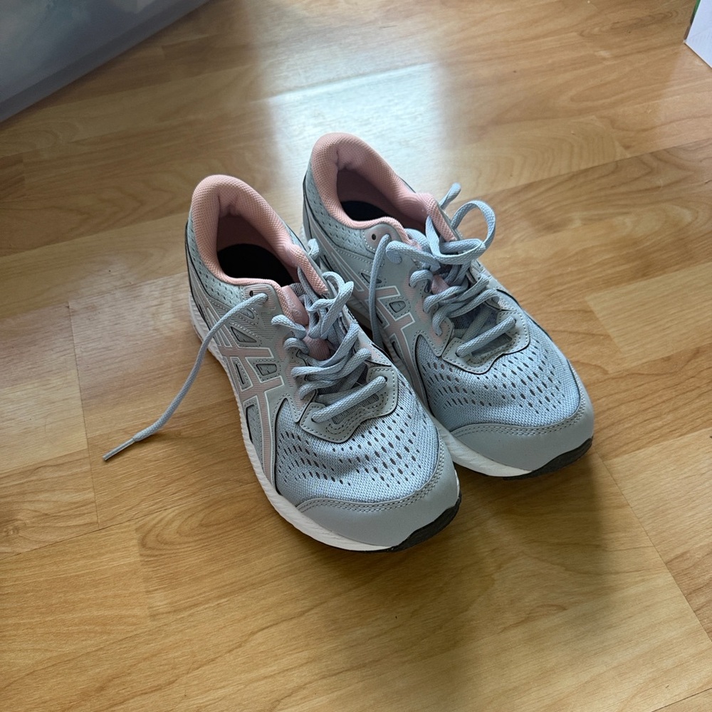Asics Women's Sneakers in Light Gray and Soft Pink